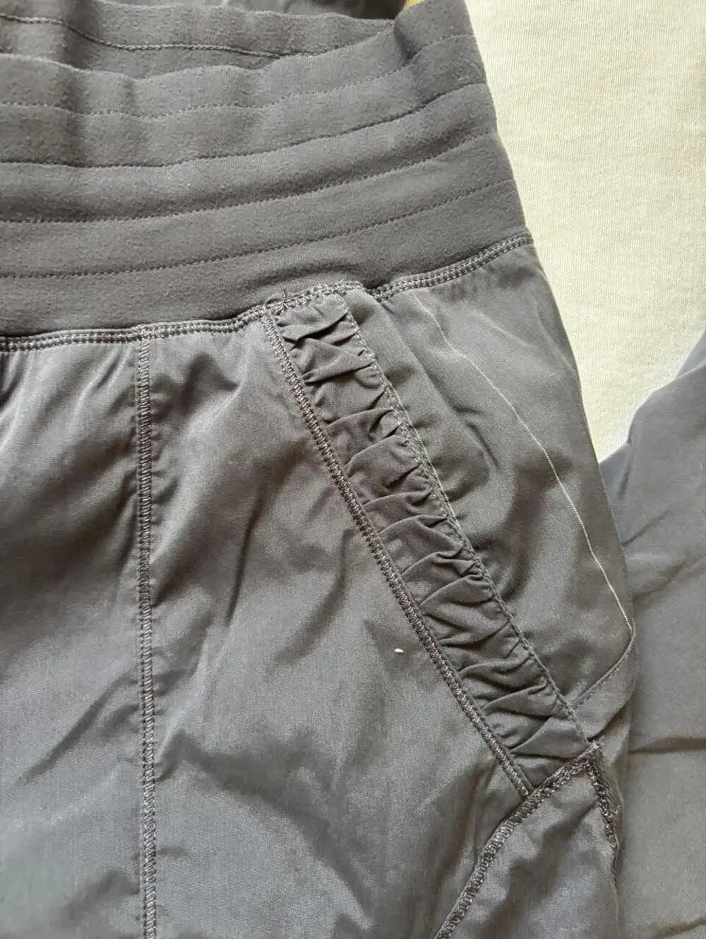 RARE Lululemon gray dance studio type pants sz 6
